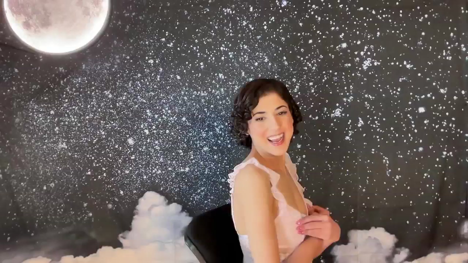 Gallery image thumbnail from wildmoon's myfreecams stream on, 03/03/2025, 15:43 image 18 of 20