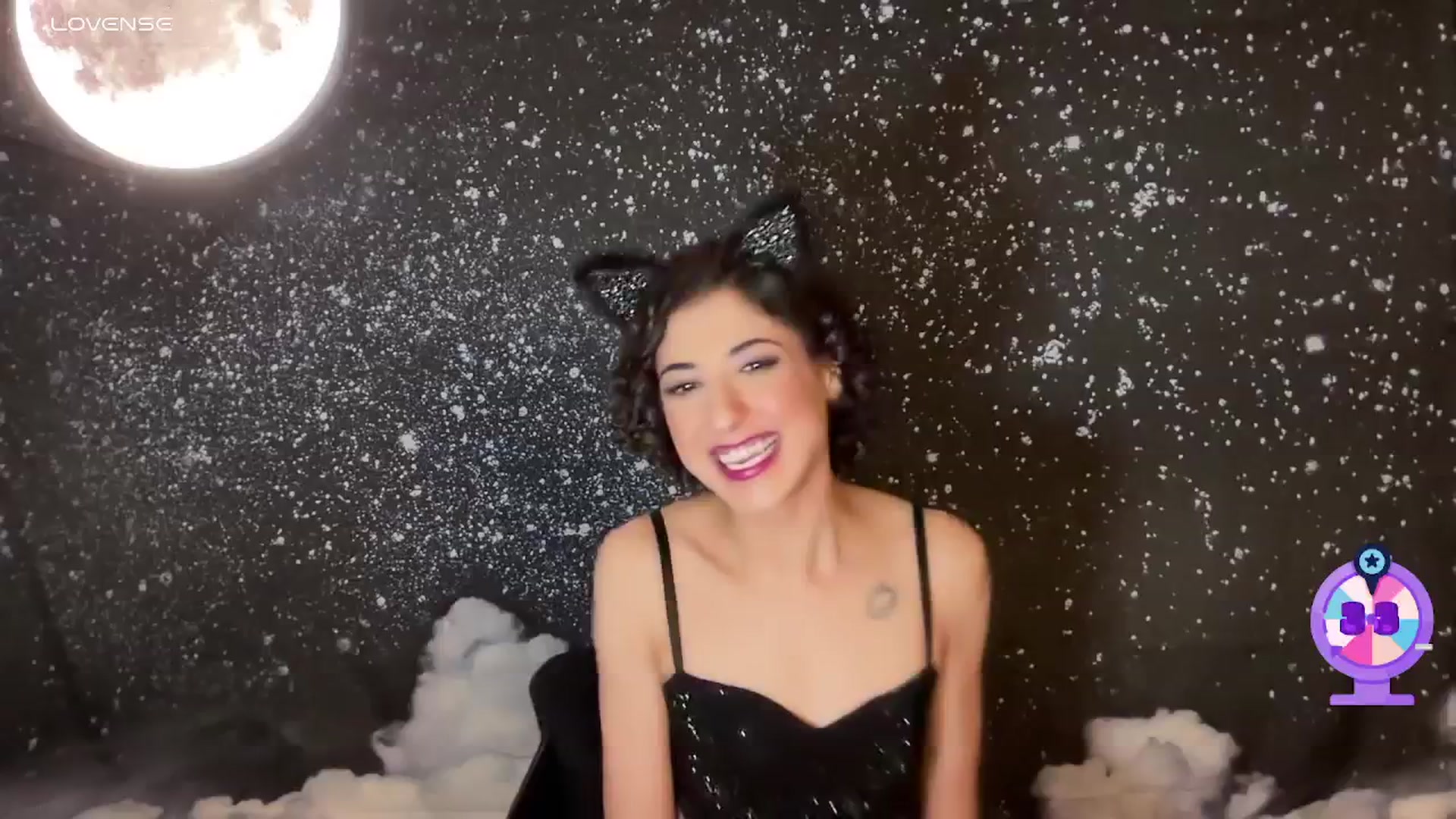 Gallery image thumbnail from wildmoon's myfreecams stream on, 03/04/2025, 04:08 image 5 of 20