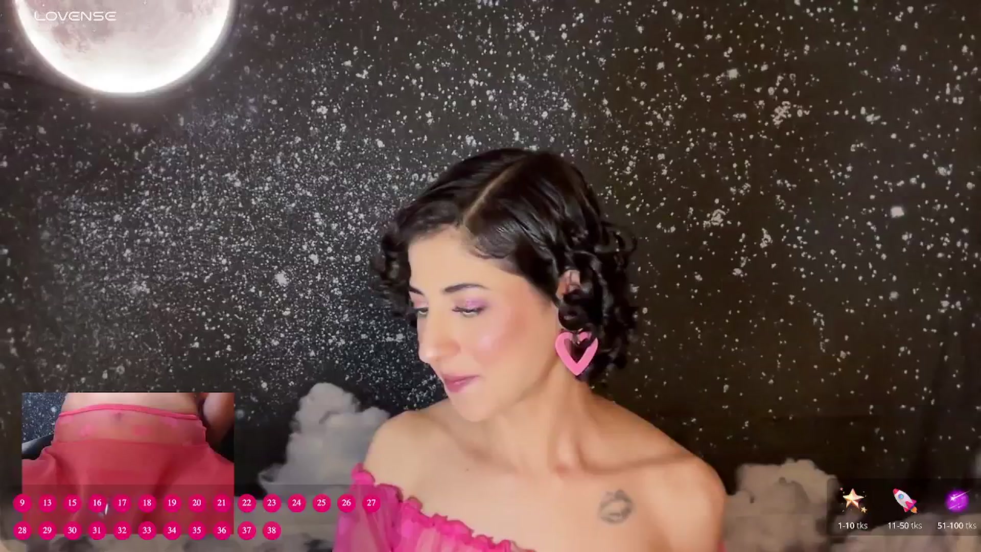 Gallery image thumbnail from wildmoon's myfreecams stream on, 03/20/2025, 02:34 image 12 of 20