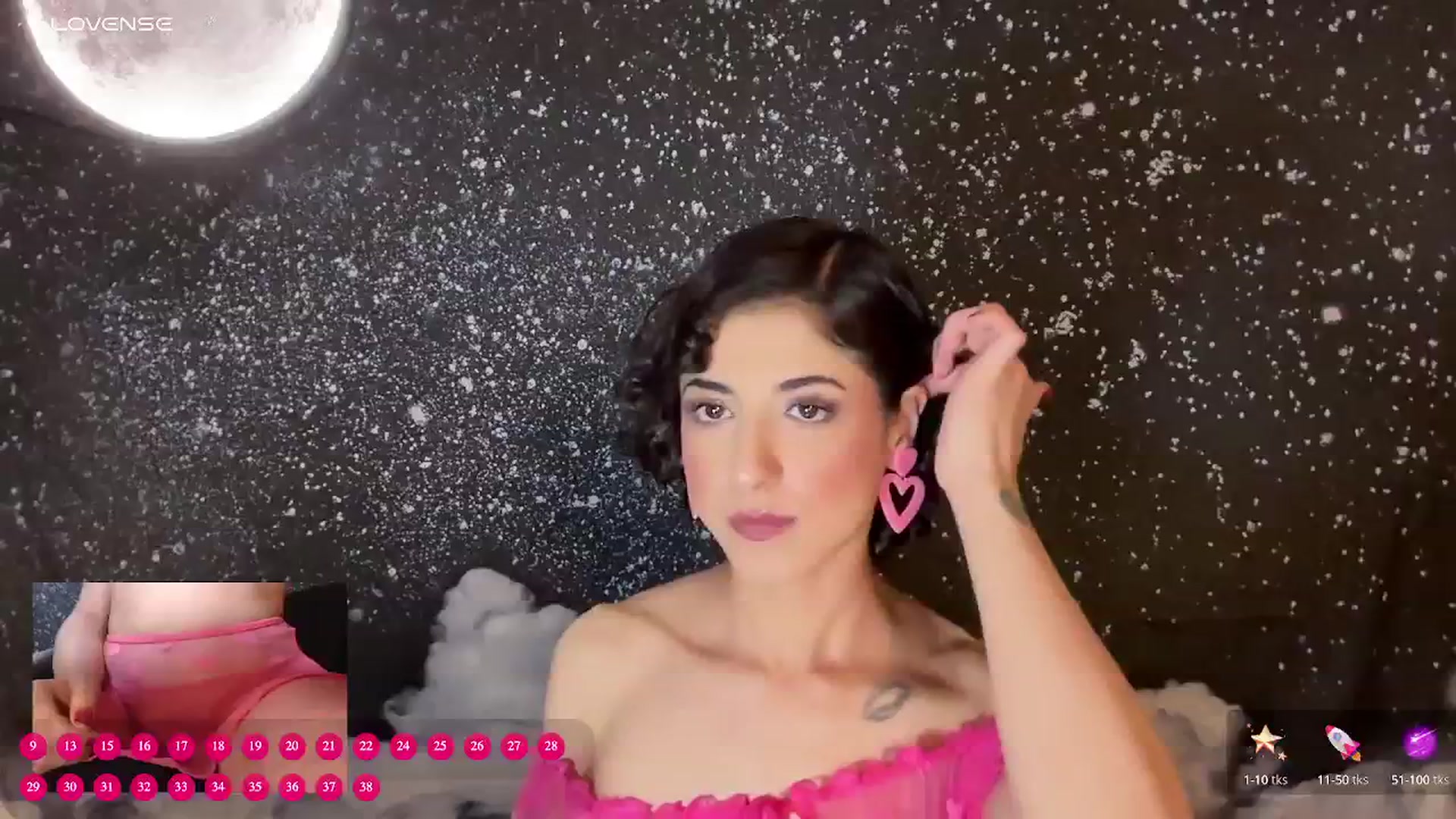 Gallery image thumbnail from wildmoon's myfreecams stream on, 03/20/2025, 02:34 image 16 of 20