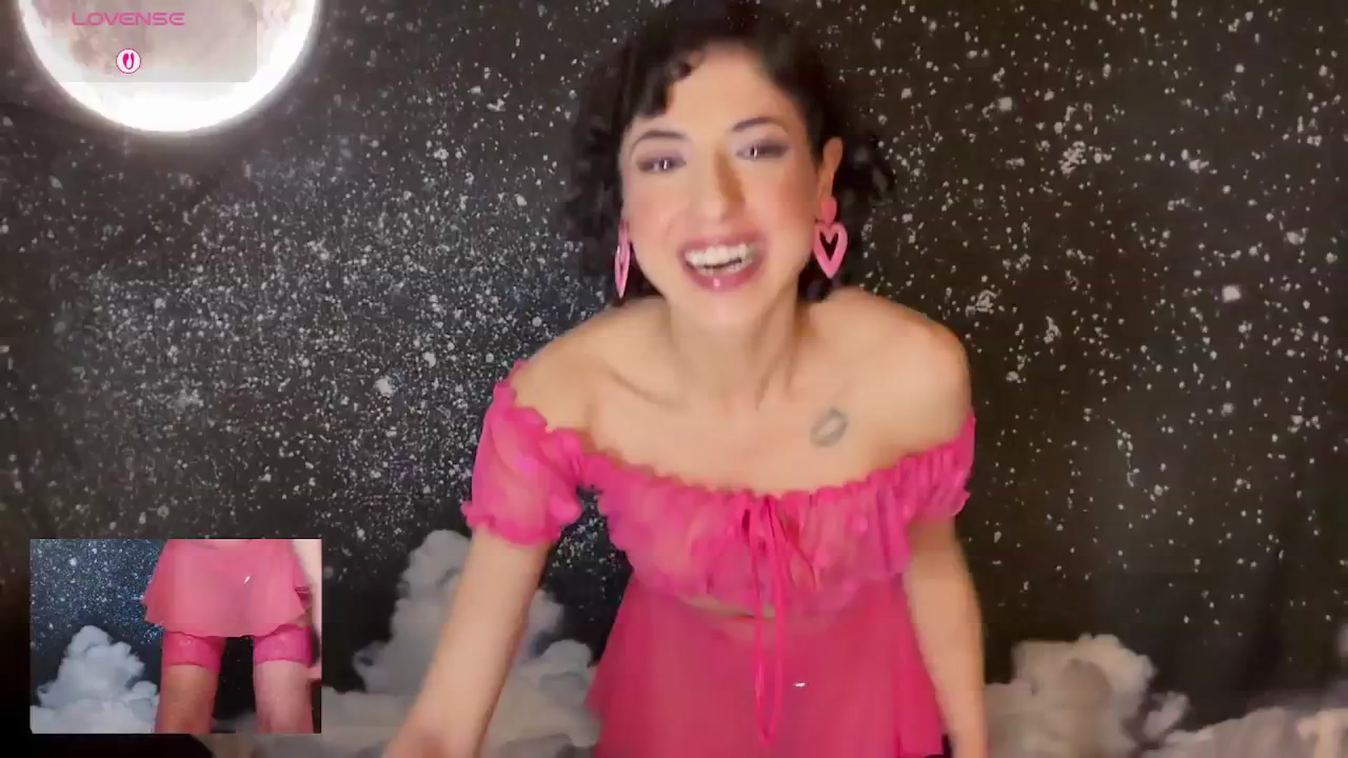 Gallery image thumbnail from wildmoon's myfreecams stream on, 03/20/2025, 06:46 image 3 of 20