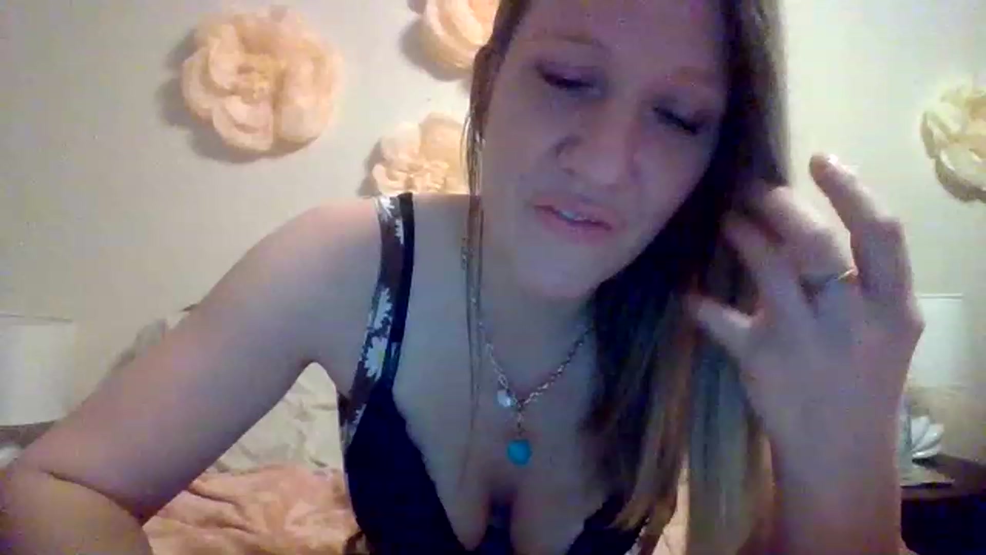 Gallery image thumbnail from wildnnout's myfreecams stream on, 04/06/2023, 03:17 image 10 of 20
