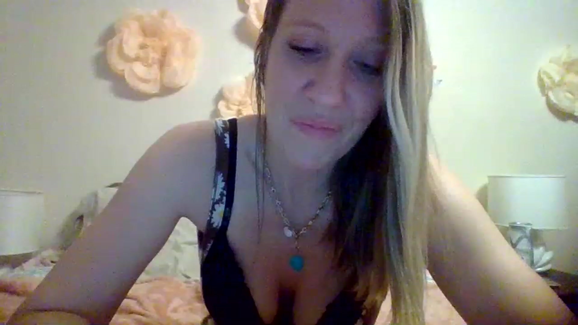 Gallery image thumbnail from wildnnout's myfreecams stream on, 04/06/2023, 03:17 image 11 of 20