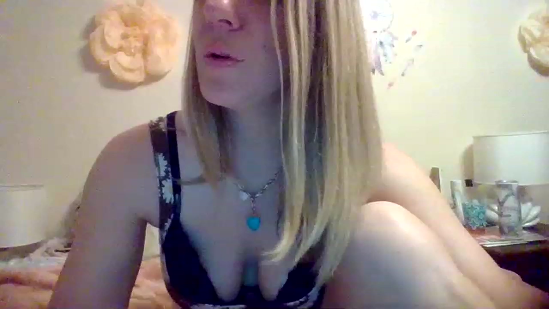 Gallery image thumbnail from wildnnout's myfreecams stream on, 04/06/2023, 03:17 image 1 of 20