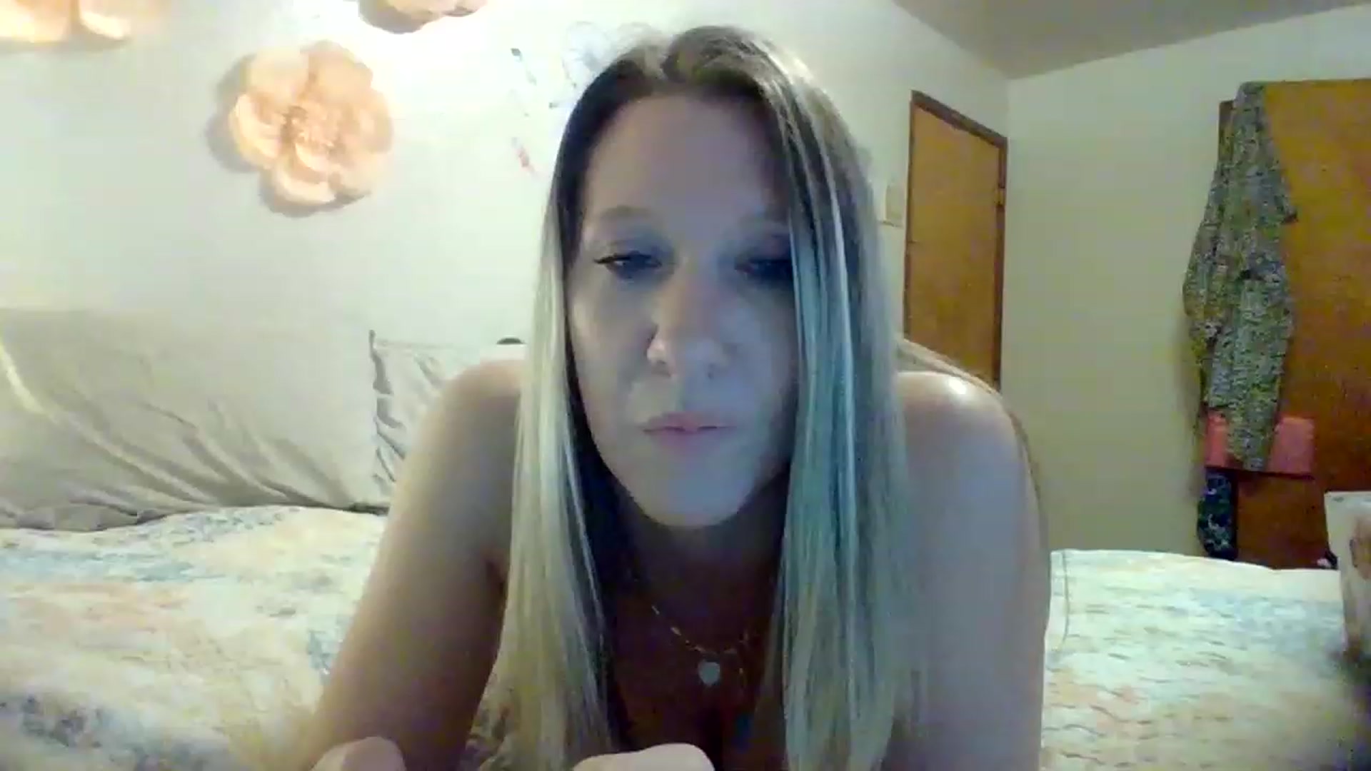 Gallery image thumbnail from wildnnout's myfreecams stream on, 04/09/2023, 05:10 image 12 of 20