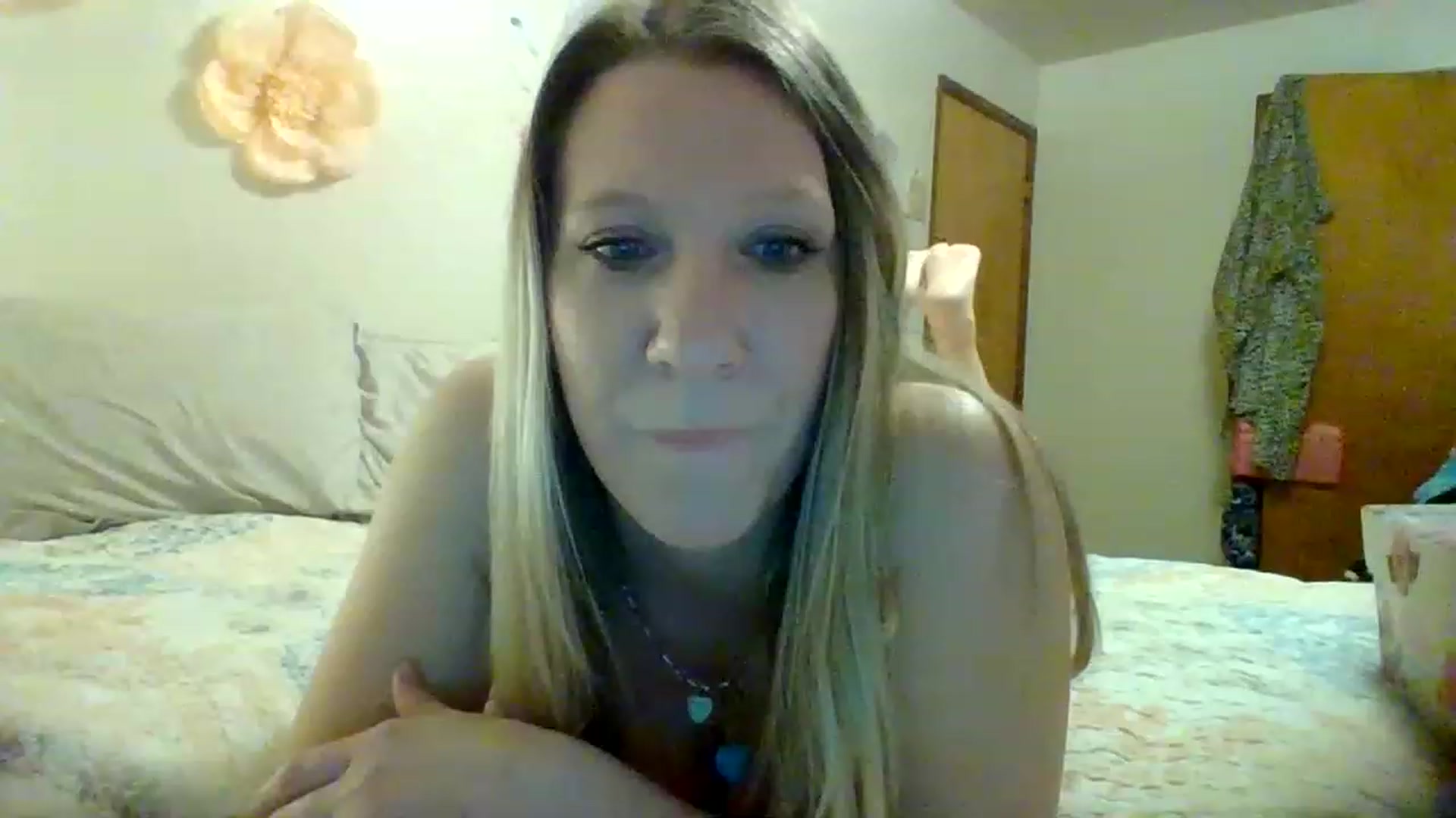 Gallery image thumbnail from wildnnout's myfreecams stream on, 04/09/2023, 05:10 image 13 of 20