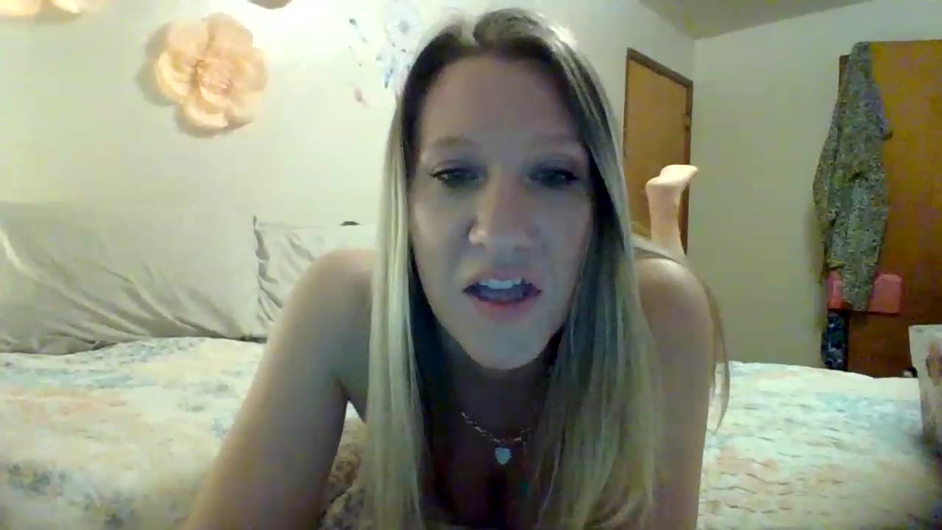 Gallery image thumbnail from wildnnout's myfreecams stream on, 04/09/2023, 05:10 image 11 of 20