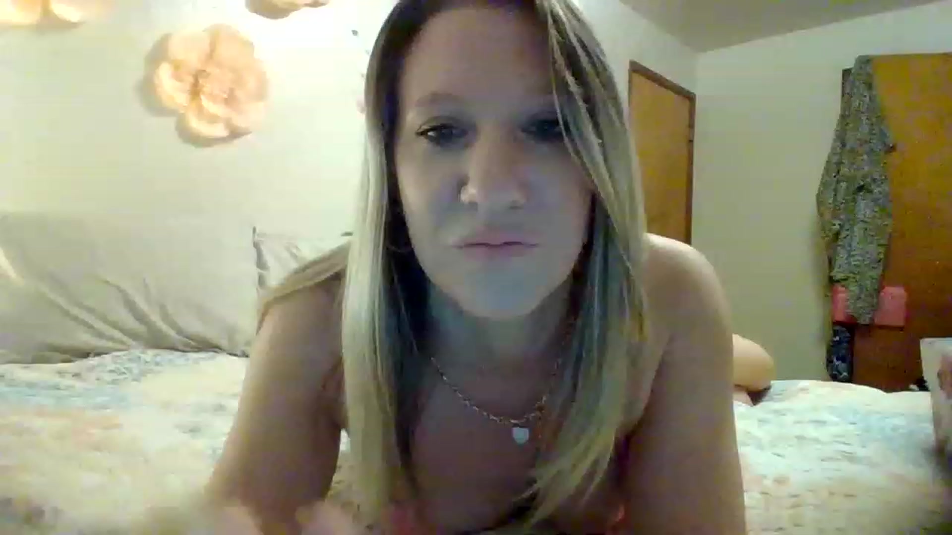 Gallery image thumbnail from wildnnout's myfreecams stream on, 04/09/2023, 05:10 image 14 of 20