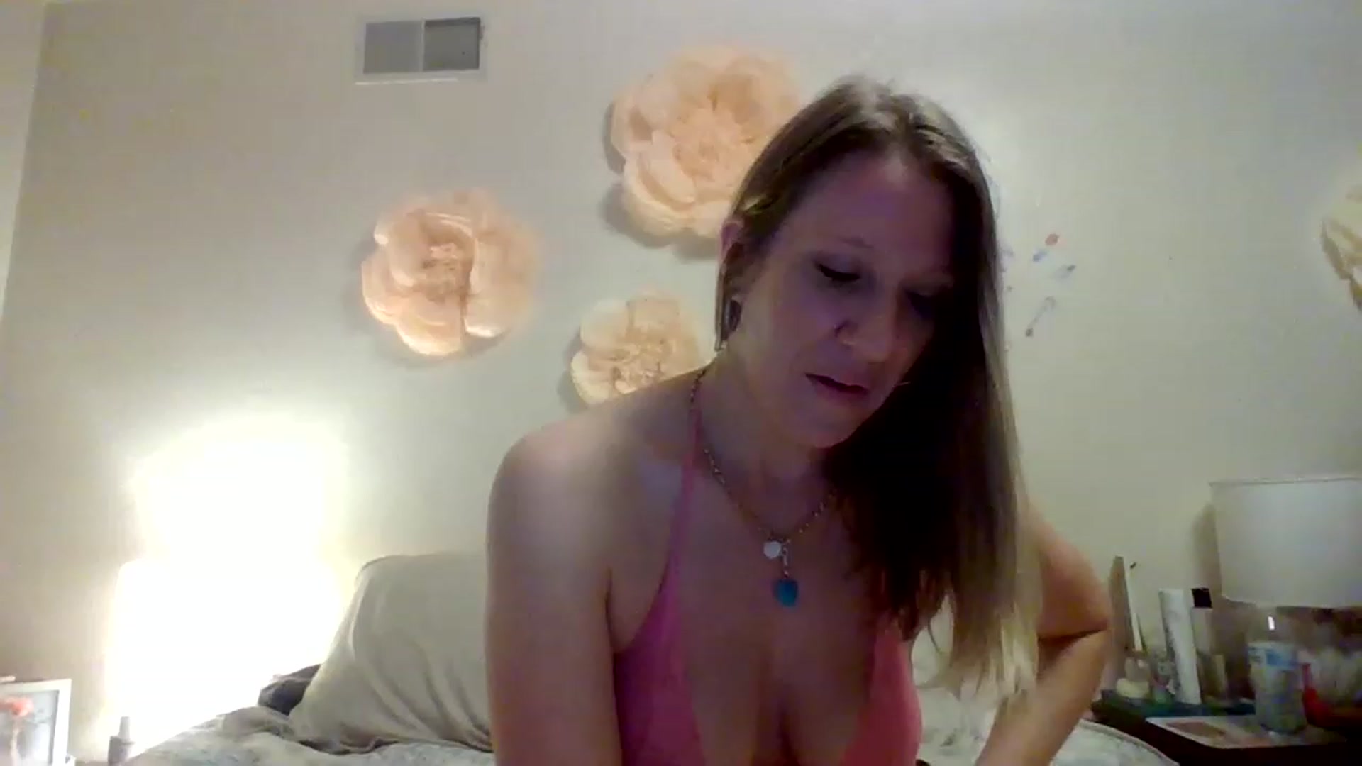 Gallery image thumbnail from wildnnout's myfreecams stream on, 04/09/2023, 05:48 image 5 of 20