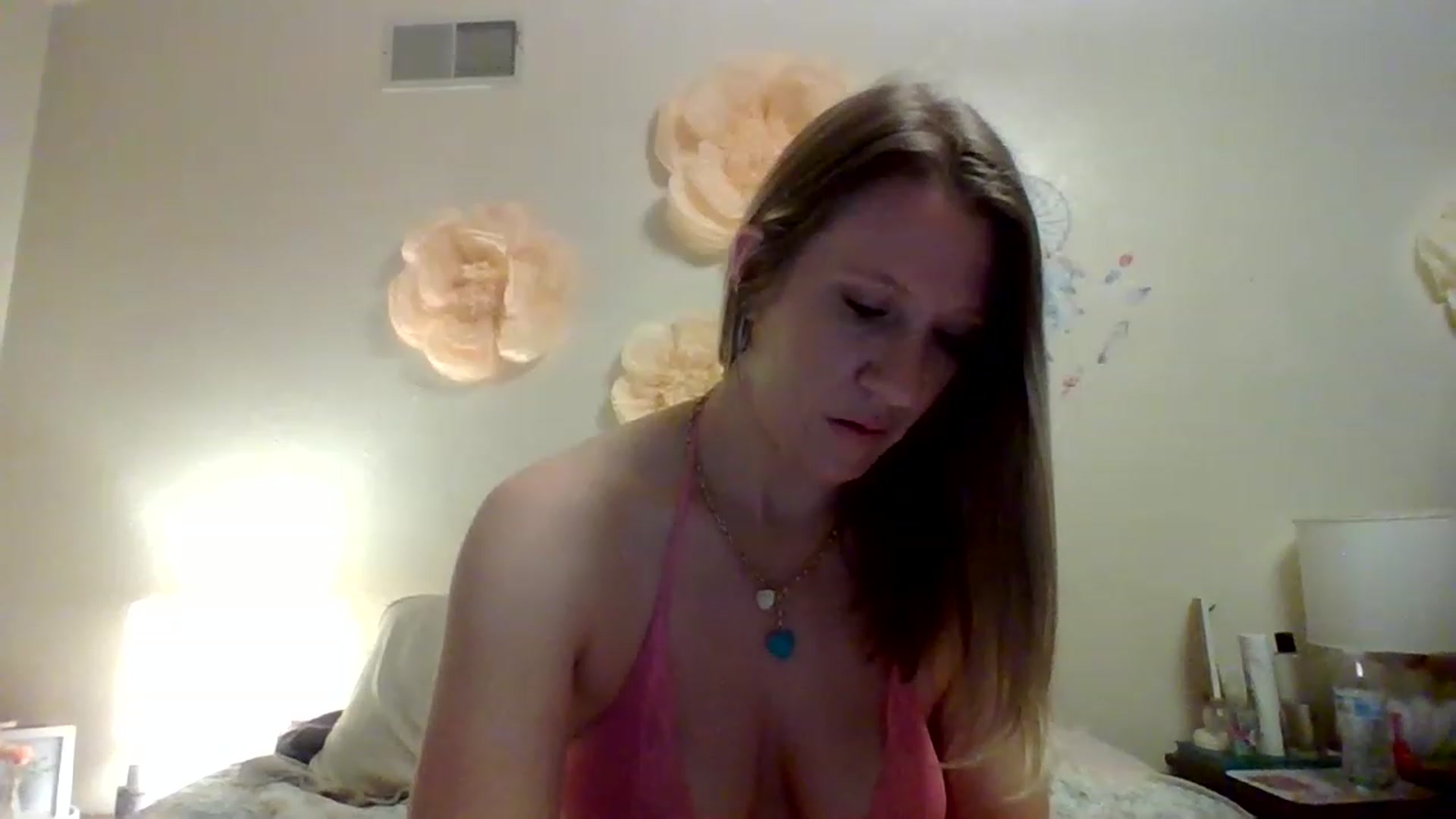 Gallery image thumbnail from wildnnout's myfreecams stream on, 04/09/2023, 05:48 image 6 of 20