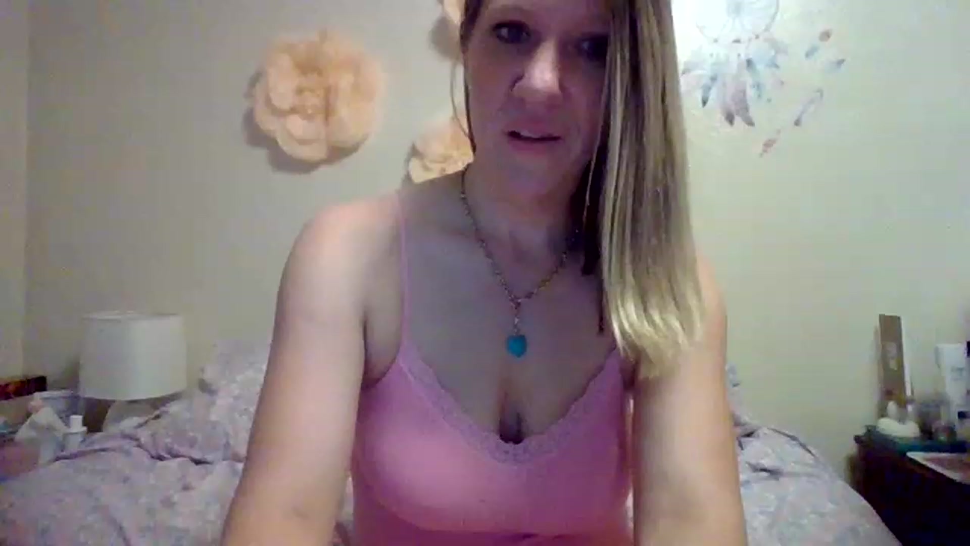 Gallery image thumbnail from wildnnout's myfreecams stream on, 04/17/2023, 04:38 image 17 of 20