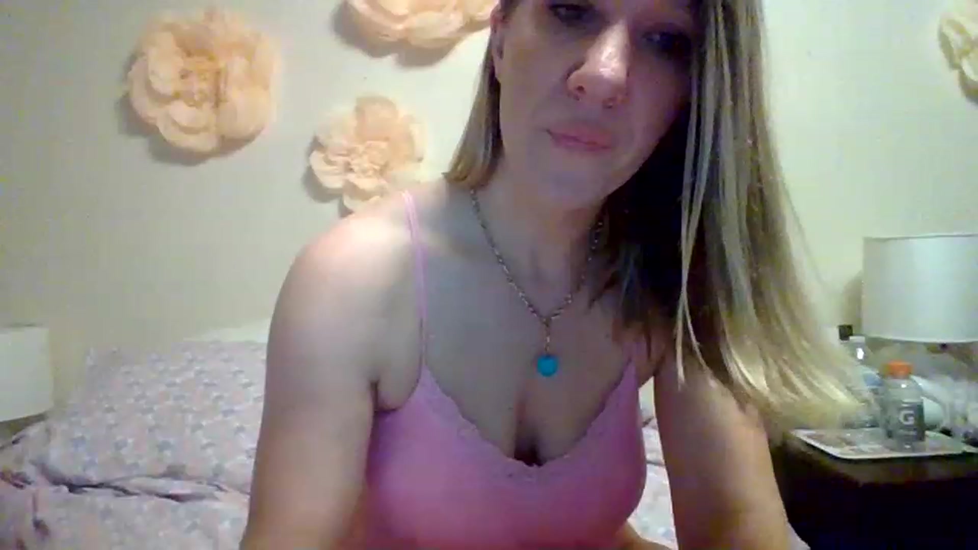 Gallery image thumbnail from wildnnout's myfreecams stream on, 04/17/2023, 04:38 image 5 of 20