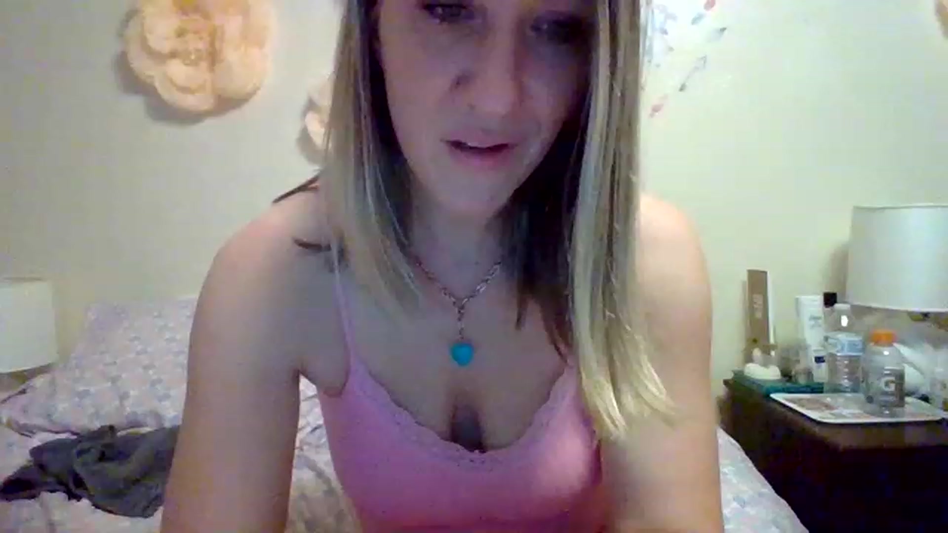 Gallery image thumbnail from wildnnout's myfreecams stream on, 04/17/2023, 04:38 image 10 of 20