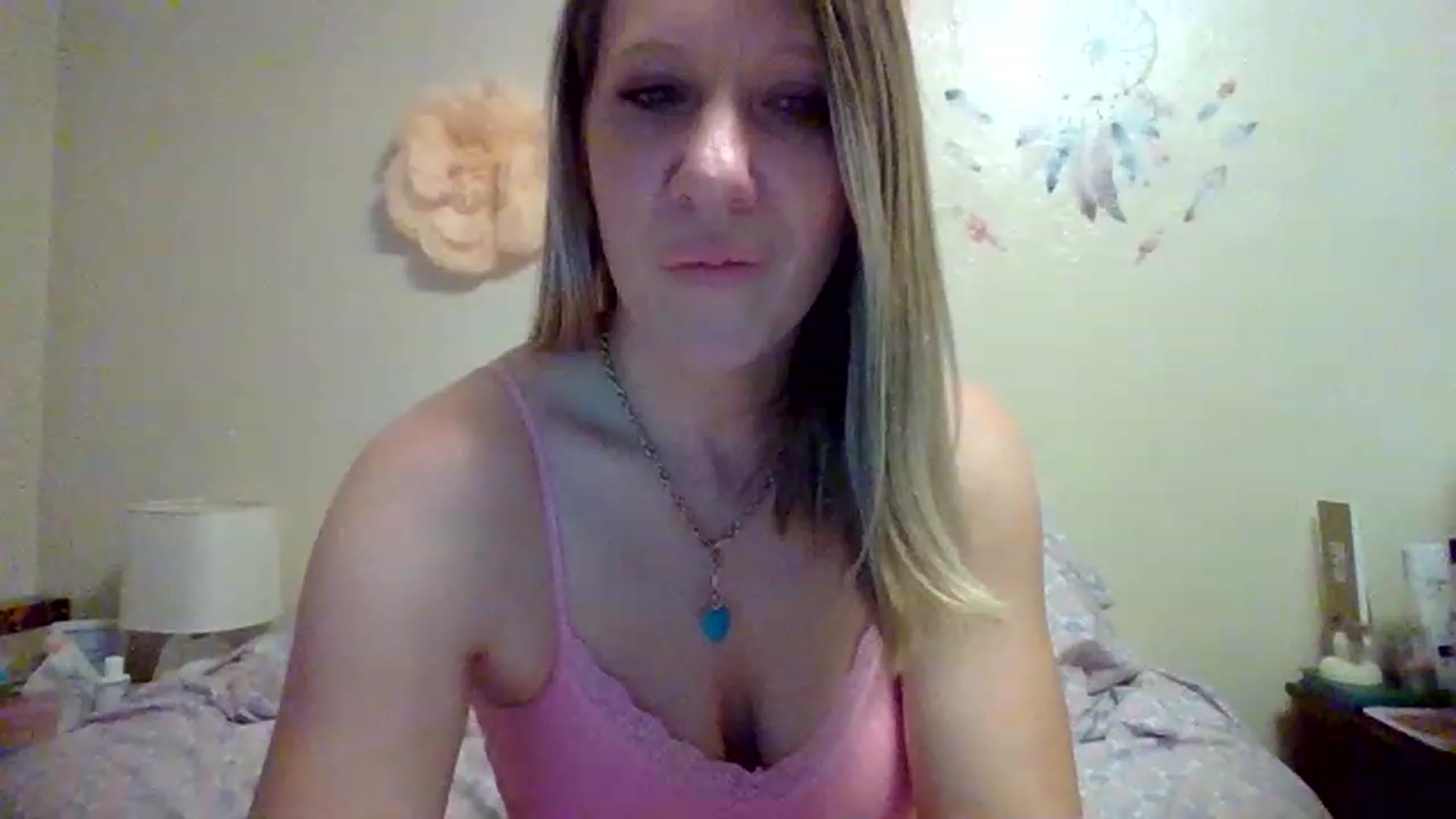 Gallery image thumbnail from wildnnout's myfreecams stream on, 04/17/2023, 04:38 image 18 of 20