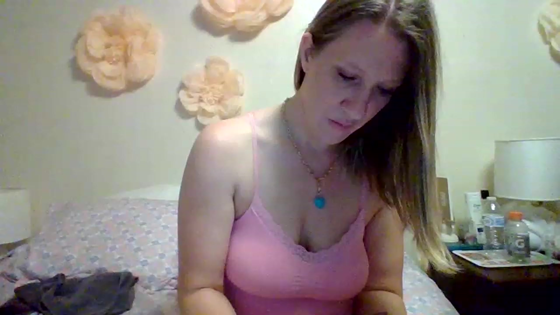 Gallery image thumbnail from wildnnout's myfreecams stream on, 04/17/2023, 04:38 image 8 of 20