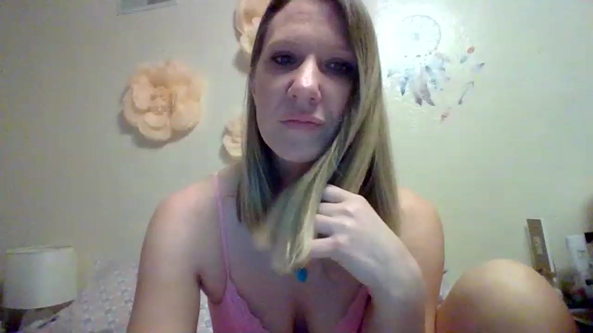 Gallery image thumbnail from wildnnout's myfreecams stream on, 04/17/2023, 04:38 image 13 of 20