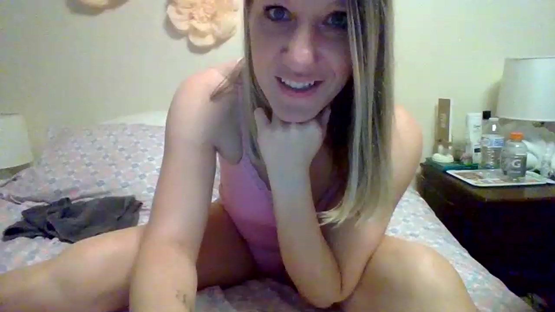 Gallery image thumbnail from wildnnout's myfreecams stream on, 04/17/2023, 04:38 image 11 of 20