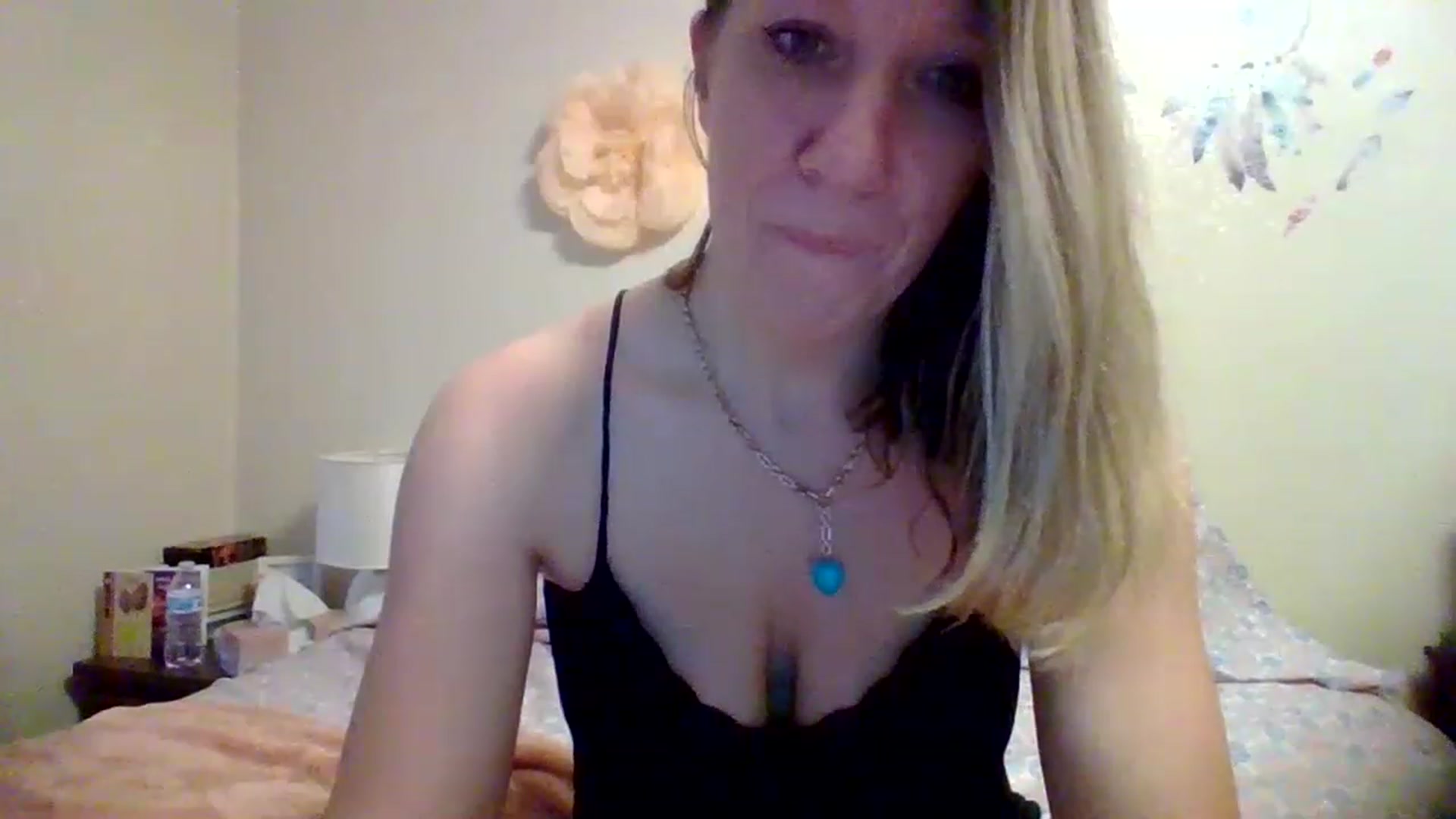 Gallery image thumbnail from wildnnout's myfreecams stream on, 04/18/2023, 17:34 image 17 of 20