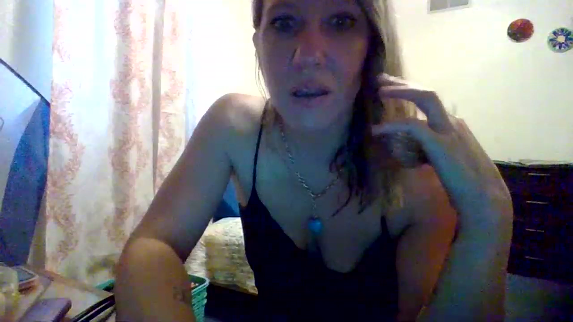 Gallery image thumbnail from wildnnout's myfreecams stream on, 04/18/2023, 17:34 image 5 of 20