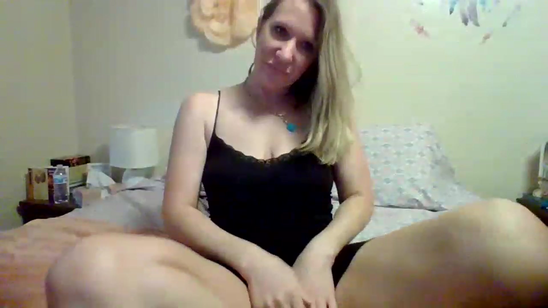 Gallery image thumbnail from wildnnout's myfreecams stream on, 04/18/2023, 17:34 image 13 of 20