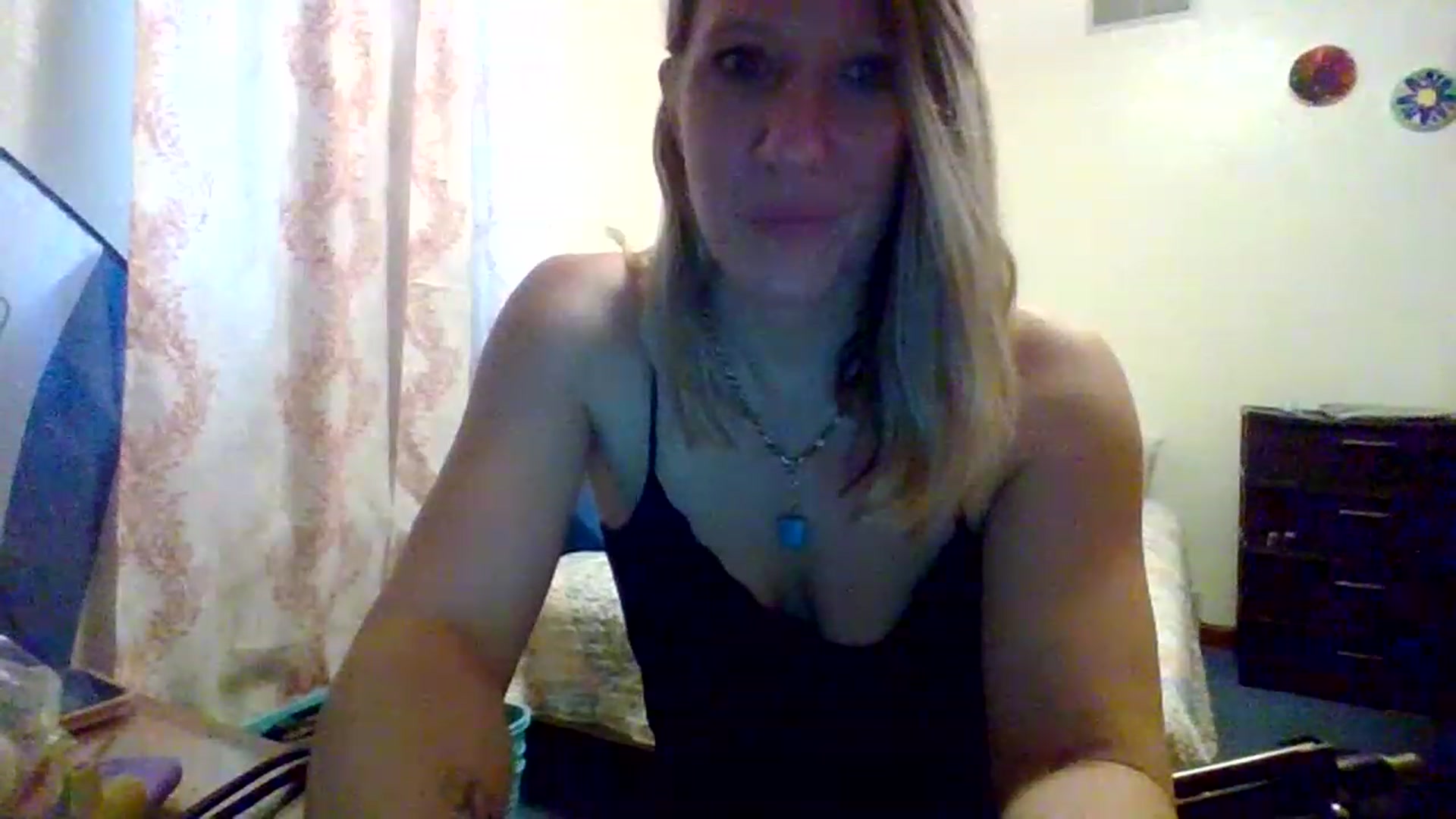 Gallery image thumbnail from wildnnout's myfreecams stream on, 04/18/2023, 17:34 image 4 of 20