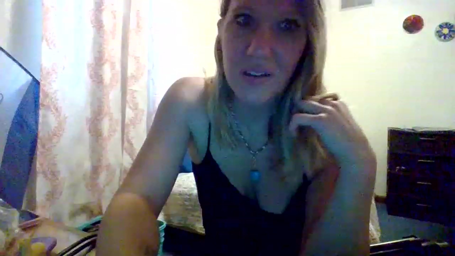 Gallery image thumbnail from wildnnout's myfreecams stream on, 04/18/2023, 17:34 image 3 of 20