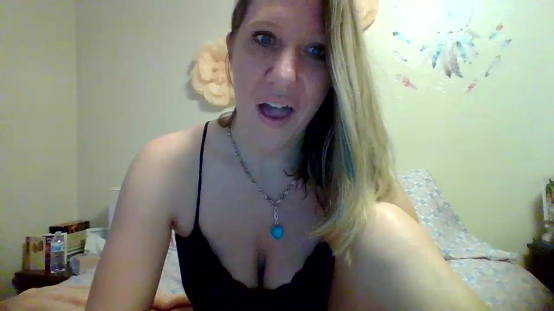 Gallery image thumbnail from wildnnout's myfreecams stream on, 04/18/2023, 17:34 image 18 of 20