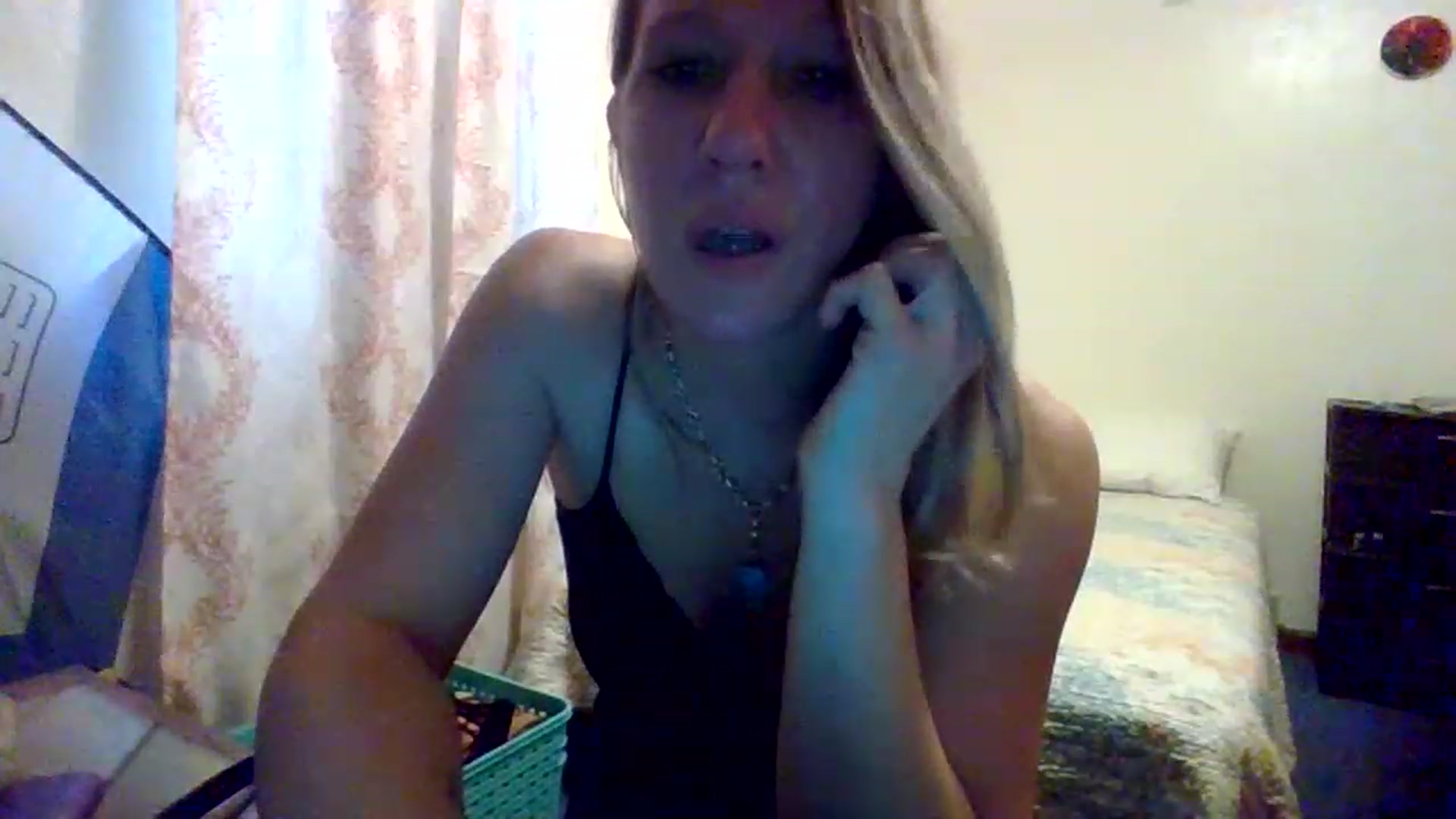 Gallery image thumbnail from wildnnout's myfreecams stream on, 04/18/2023, 17:34 image 9 of 20