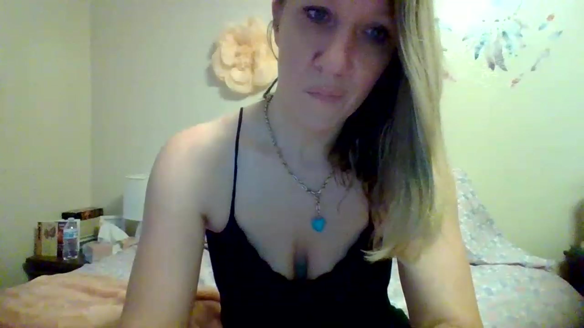 Gallery image thumbnail from wildnnout's myfreecams stream on, 04/18/2023, 17:34 image 15 of 20