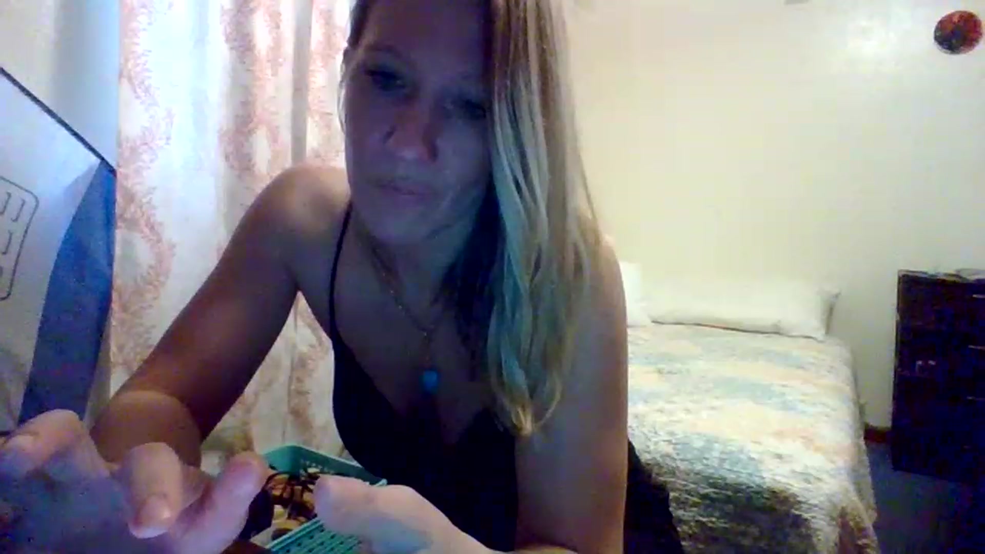 Gallery image thumbnail from wildnnout's myfreecams stream on, 04/18/2023, 17:34 image 7 of 20