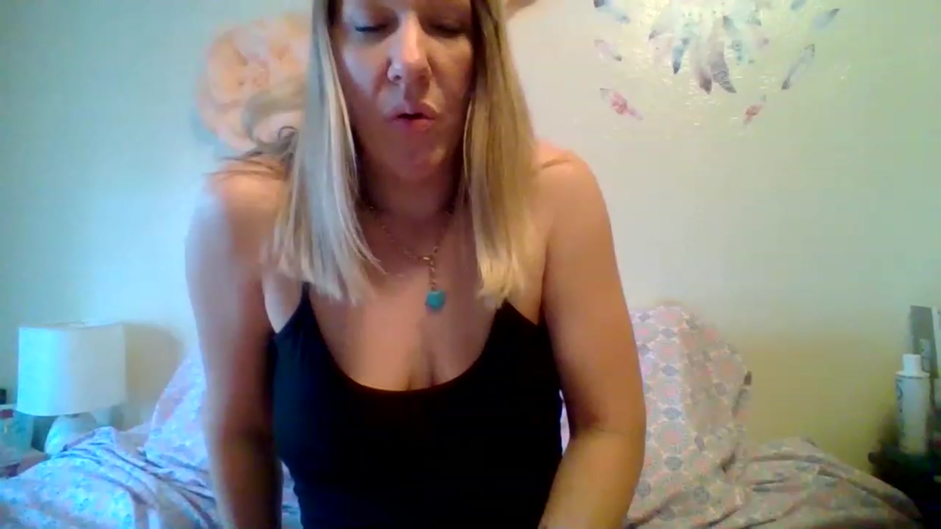 Gallery image thumbnail from wildnnout's myfreecams stream on, 04/21/2023, 17:40 image 16 of 20