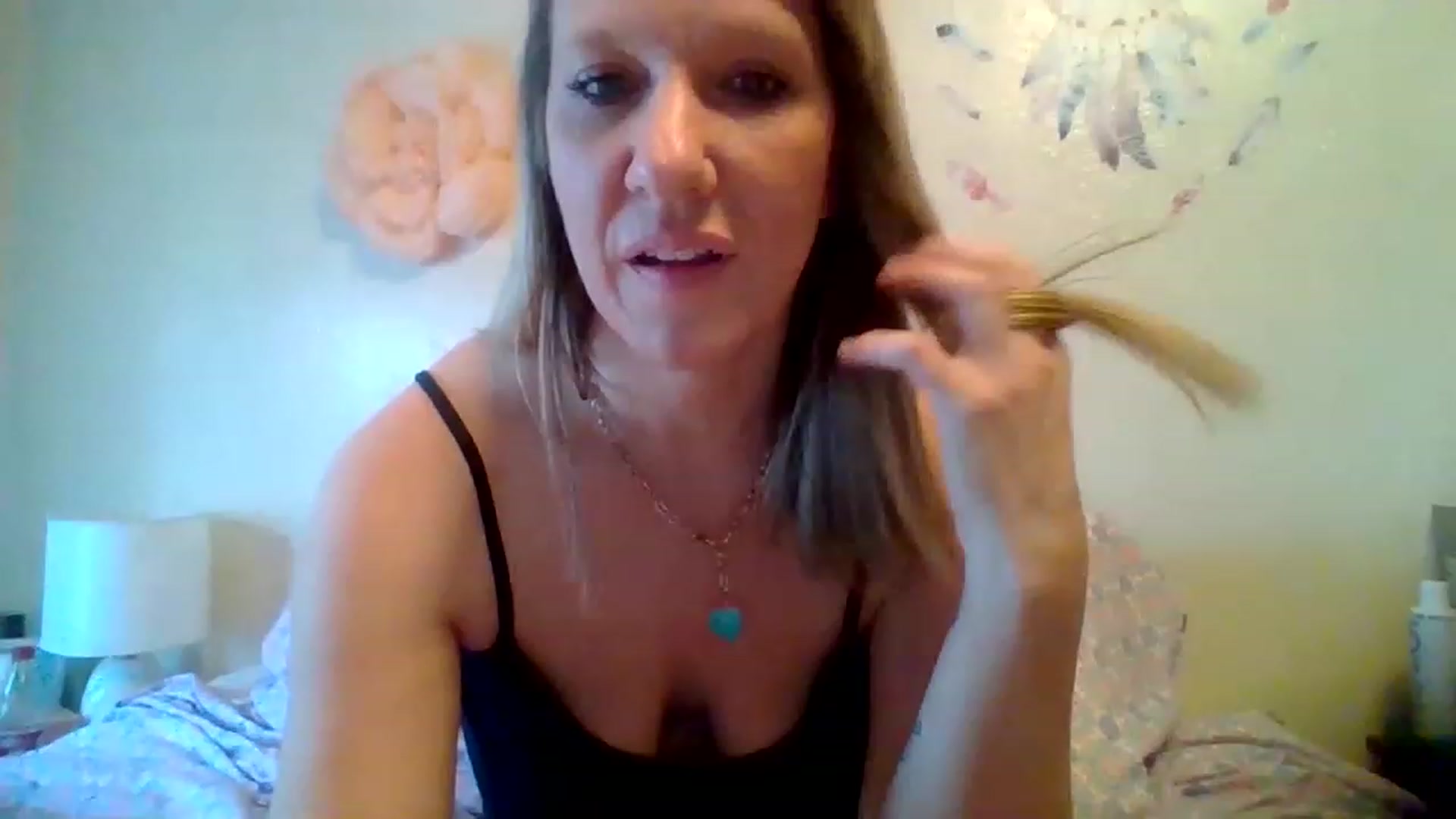 Gallery image thumbnail from wildnnout's myfreecams stream on, 04/21/2023, 17:40 image 9 of 20