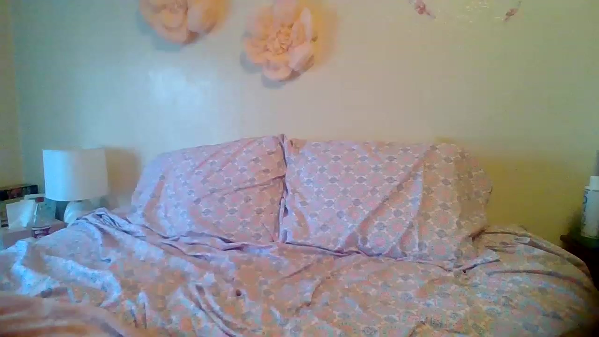 Gallery image thumbnail from wildnnout's myfreecams stream on, 04/21/2023, 17:40 image 4 of 20