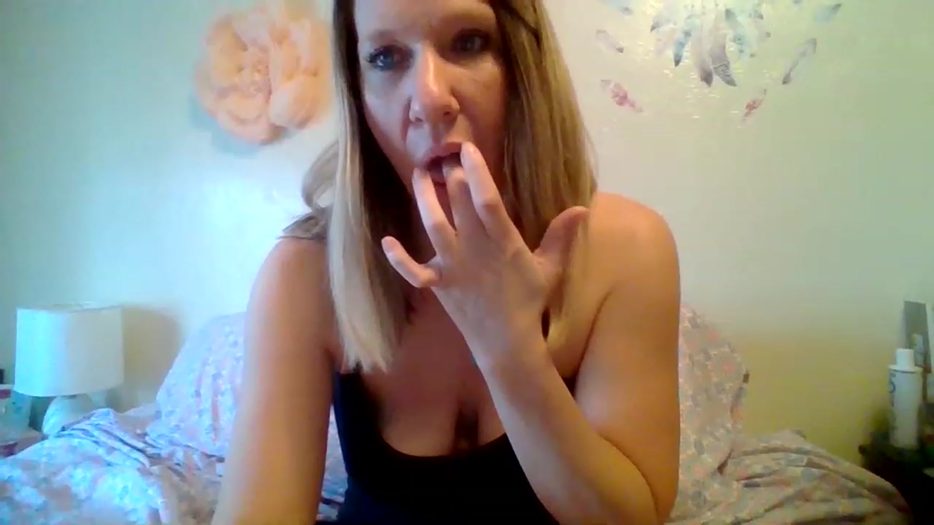 Gallery image thumbnail from wildnnout's myfreecams stream on, 04/21/2023, 17:40 image 14 of 20