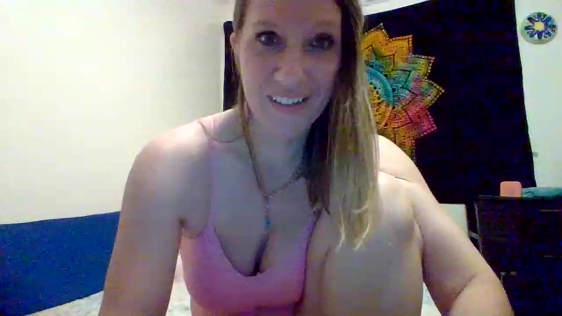 Gallery image thumbnail from wildnnout's myfreecams stream on, 04/25/2023, 02:57 image 4 of 20