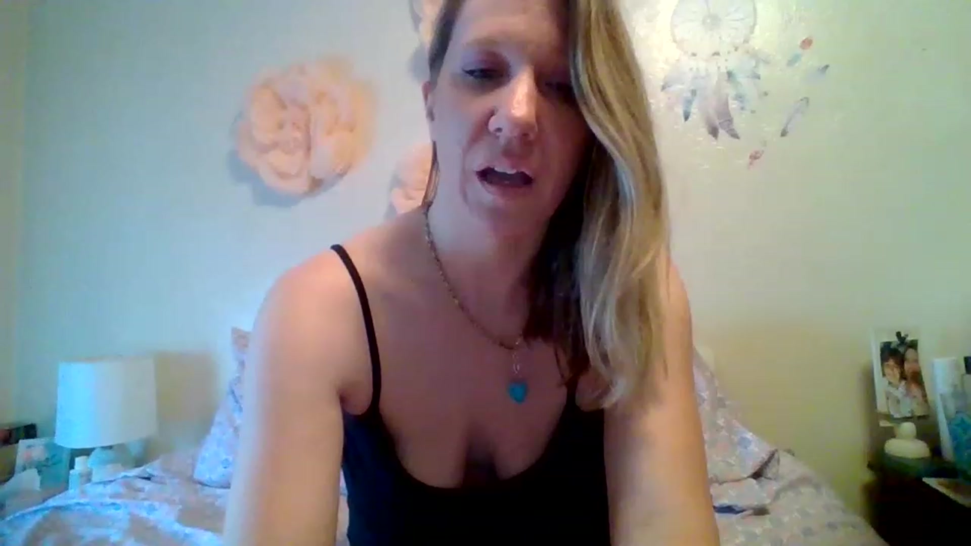 Gallery image thumbnail from wildnnout's myfreecams stream on, 04/26/2023, 14:10 image 11 of 20