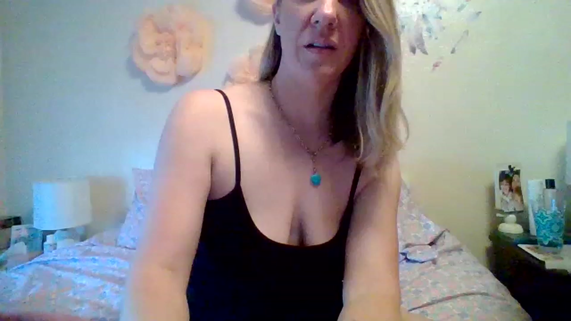 Gallery image thumbnail from wildnnout's myfreecams stream on, 04/26/2023, 14:10 image 20 of 20