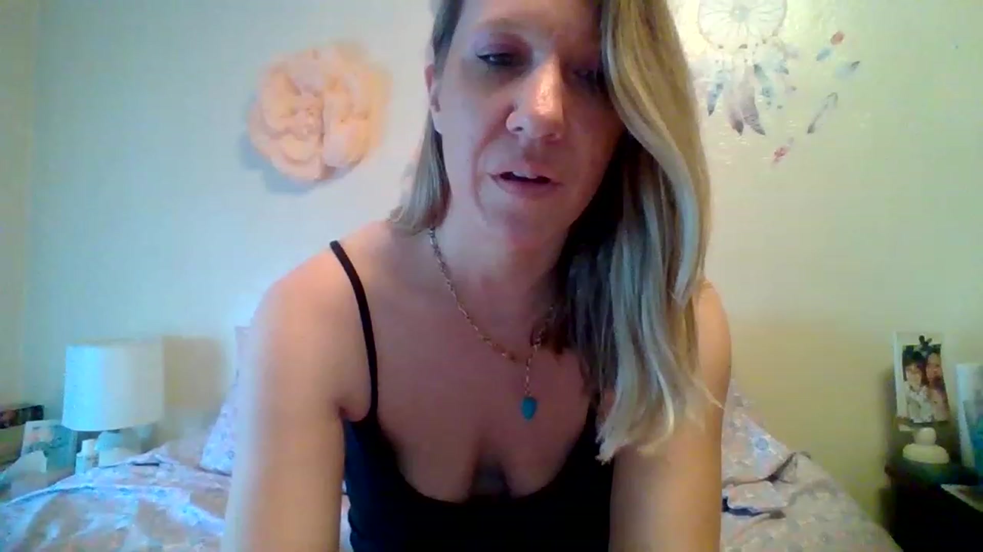 Gallery image thumbnail from wildnnout's myfreecams stream on, 04/26/2023, 14:10 image 14 of 20