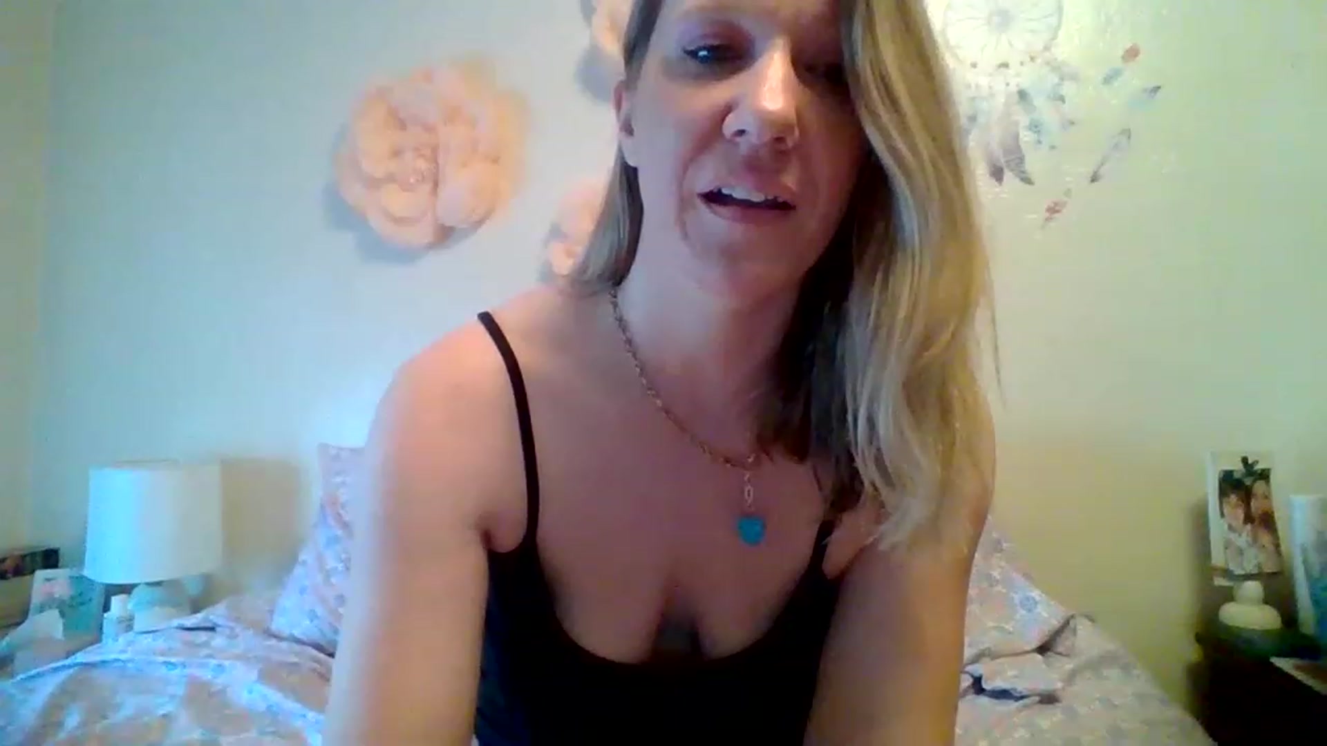 Gallery image thumbnail from wildnnout's myfreecams stream on, 04/26/2023, 14:10 image 13 of 20