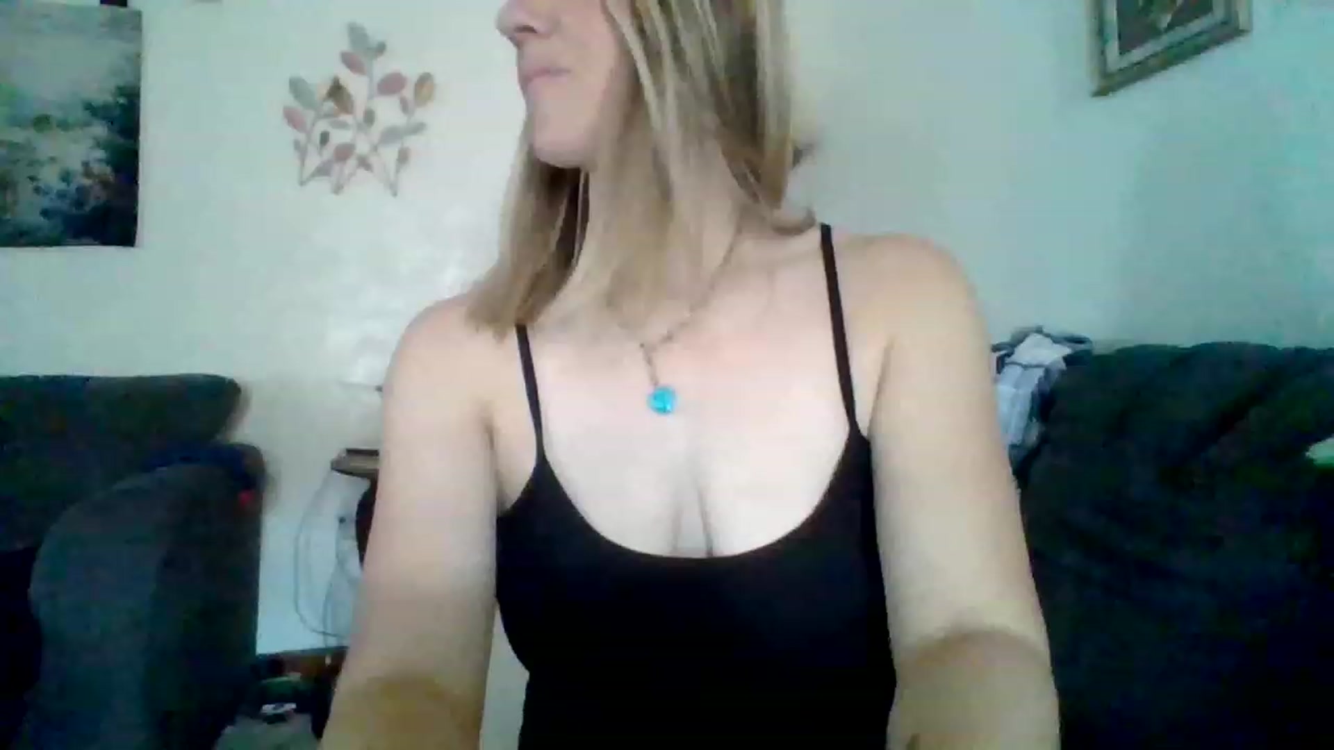Gallery image thumbnail from wildnnout's myfreecams stream on, 05/03/2023, 15:05 image 17 of 20