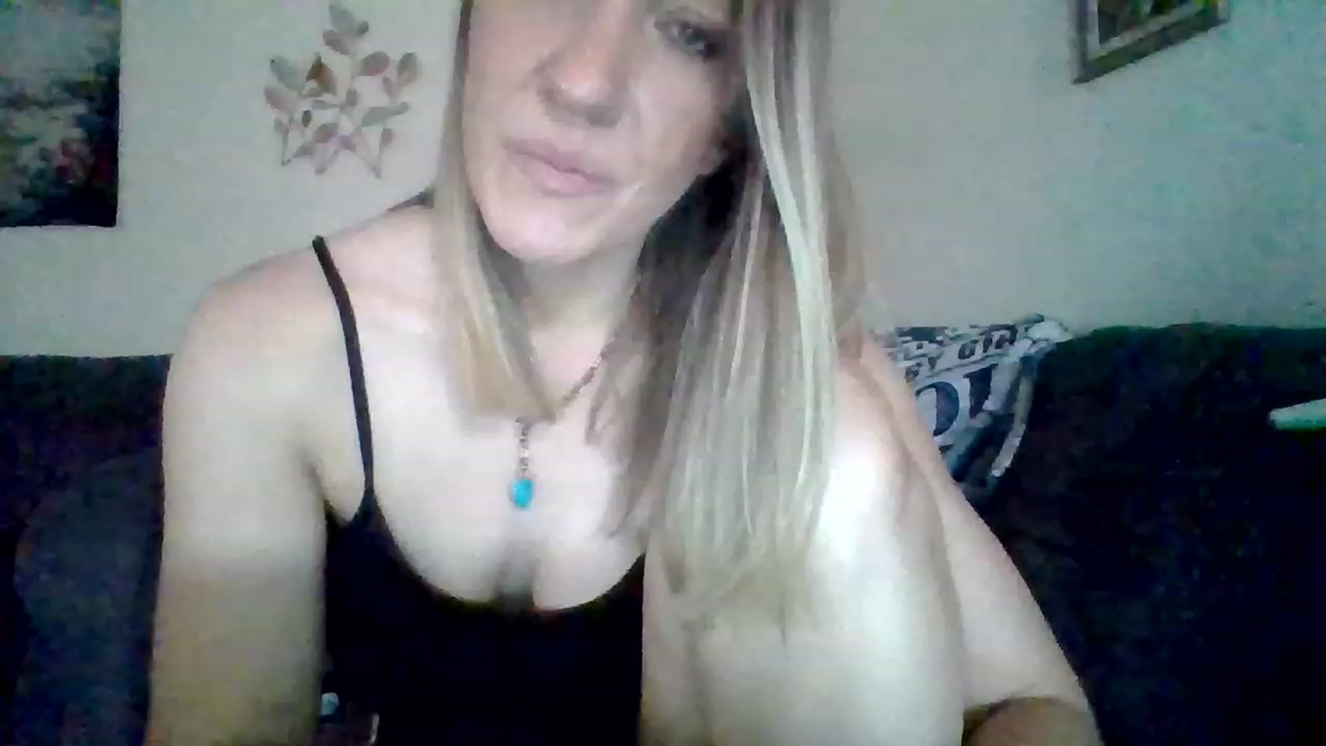 Gallery image thumbnail from wildnnout's myfreecams stream on, 05/03/2023, 15:05 image 1 of 20