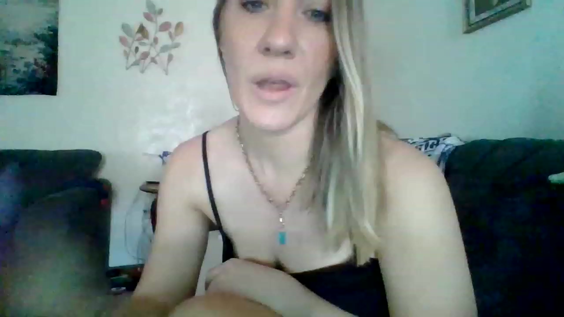 Gallery image thumbnail from wildnnout's myfreecams stream on, 05/03/2023, 15:05 image 9 of 20