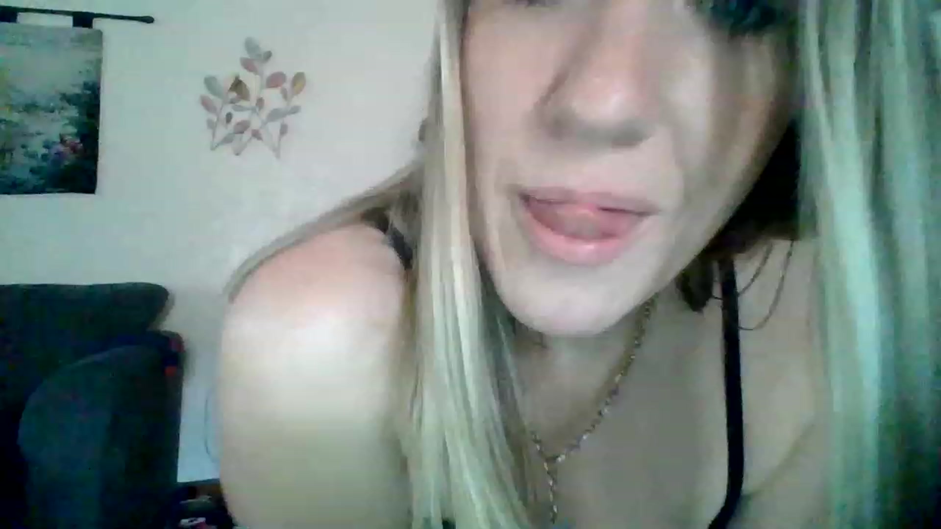 Gallery image thumbnail from wildnnout's myfreecams stream on, 05/03/2023, 15:05 image 16 of 20