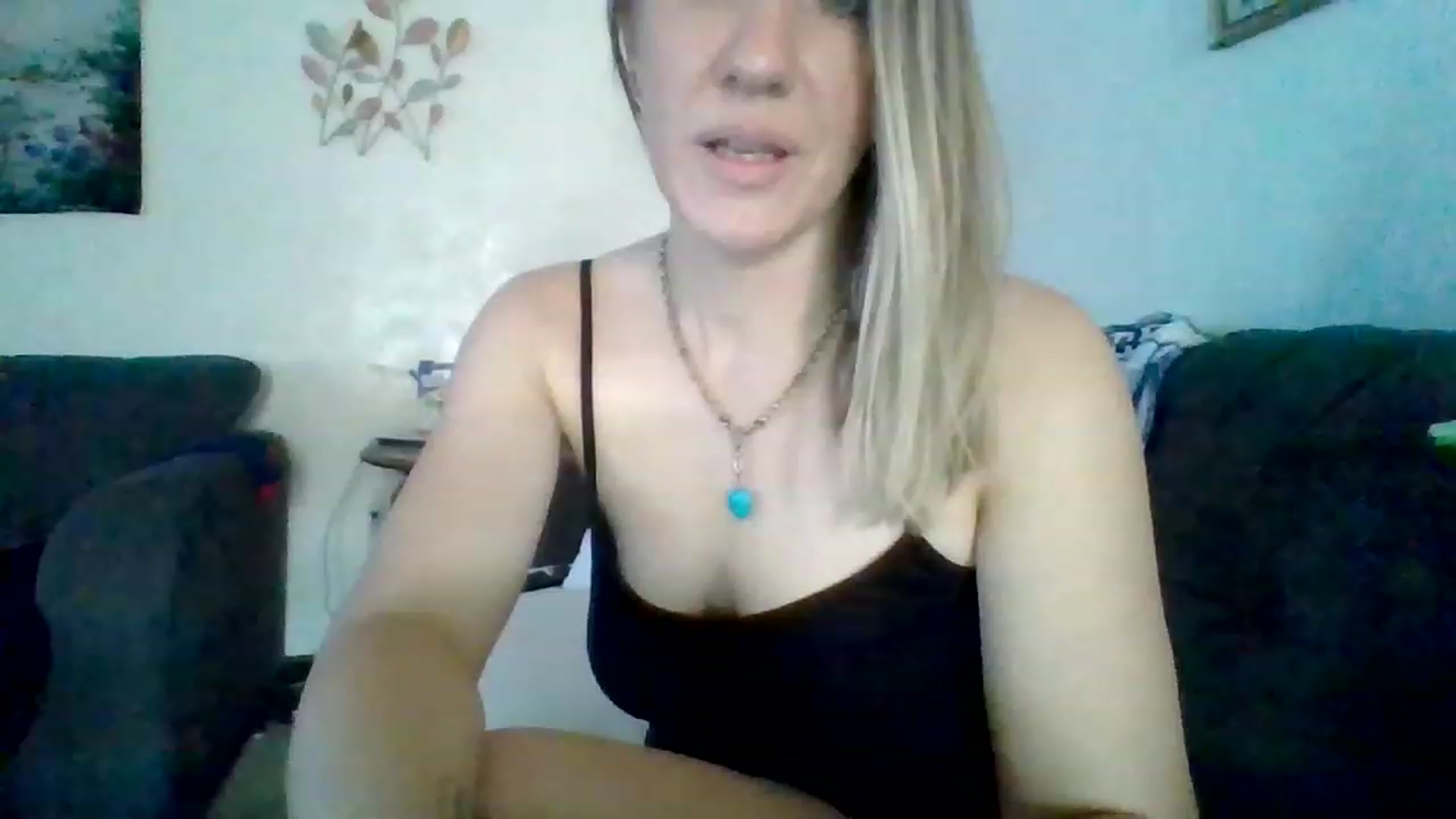 Gallery image thumbnail from wildnnout's myfreecams stream on, 05/03/2023, 15:05 image 8 of 20