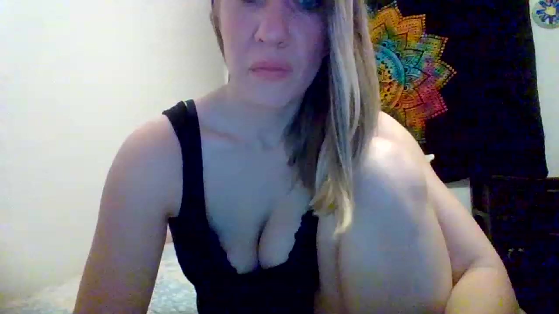 Gallery image thumbnail from wildnnout's myfreecams stream on, 05/05/2023, 15:20 image 13 of 20