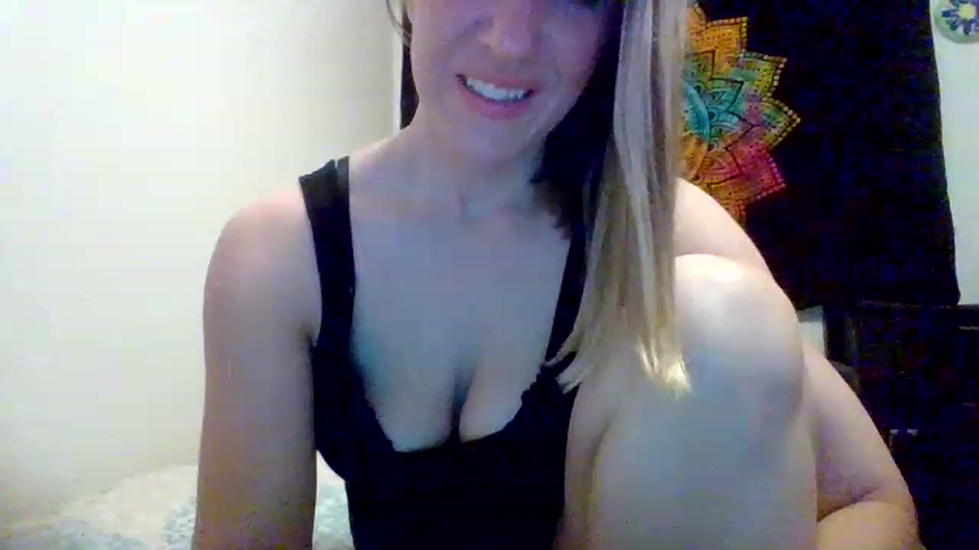 Gallery image thumbnail from wildnnout's myfreecams stream on, 05/05/2023, 15:20 image 1 of 20