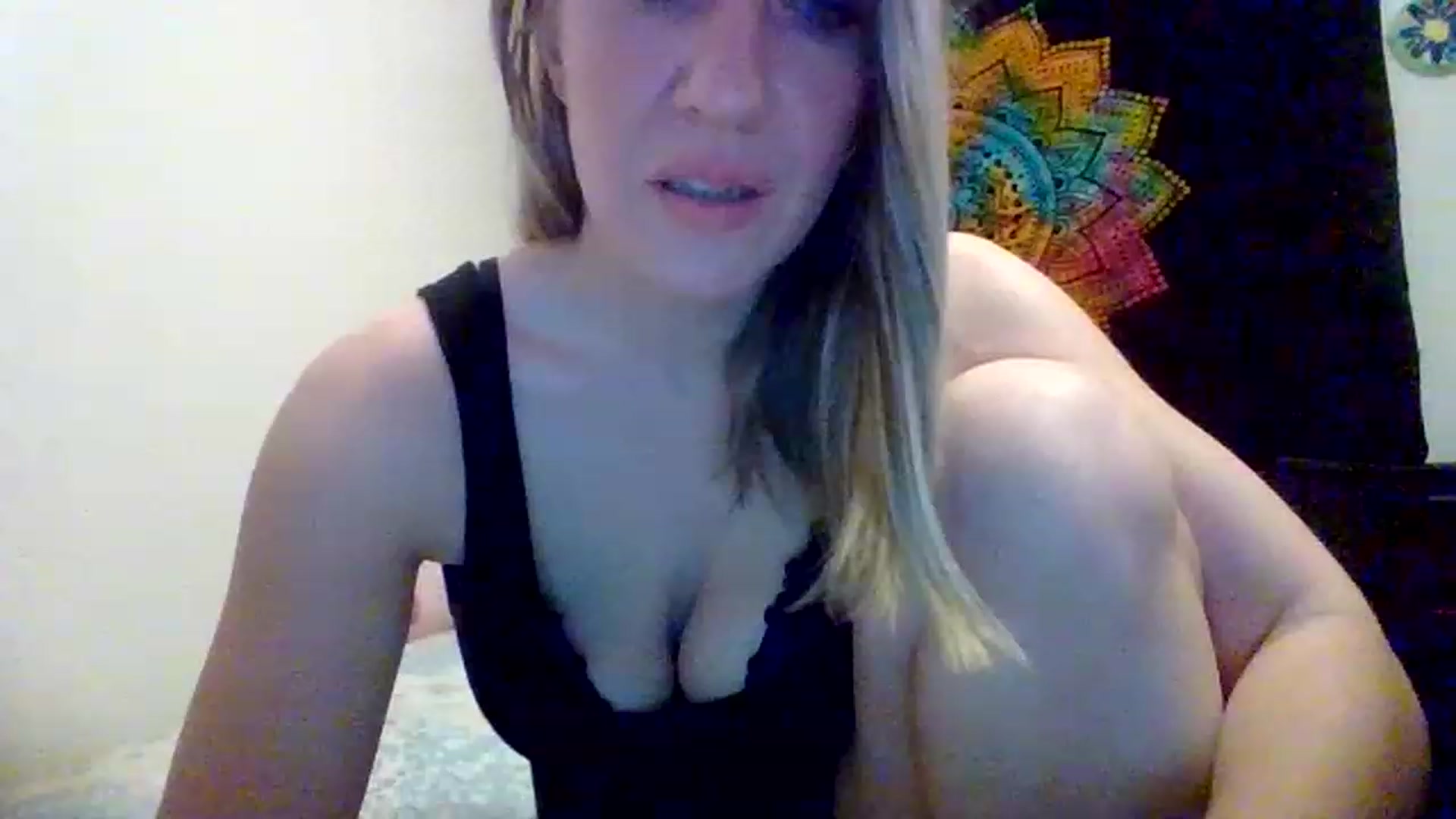 Gallery image thumbnail from wildnnout's myfreecams stream on, 05/05/2023, 15:20 image 9 of 20