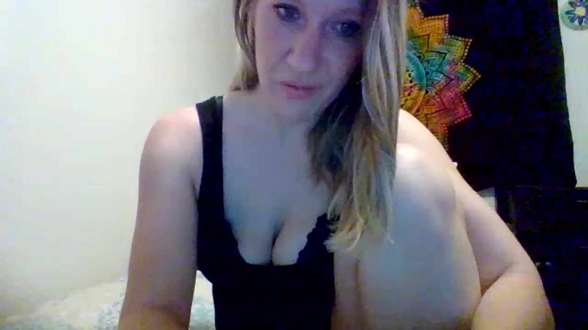 Gallery image thumbnail from wildnnout's myfreecams stream on, 05/05/2023, 15:20 image 10 of 20