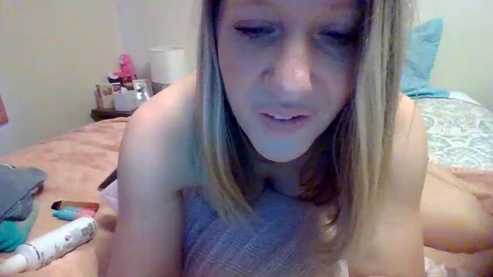 Gallery image thumbnail from wildnnout's myfreecams stream on, 05/08/2023, 15:31 image 16 of 20