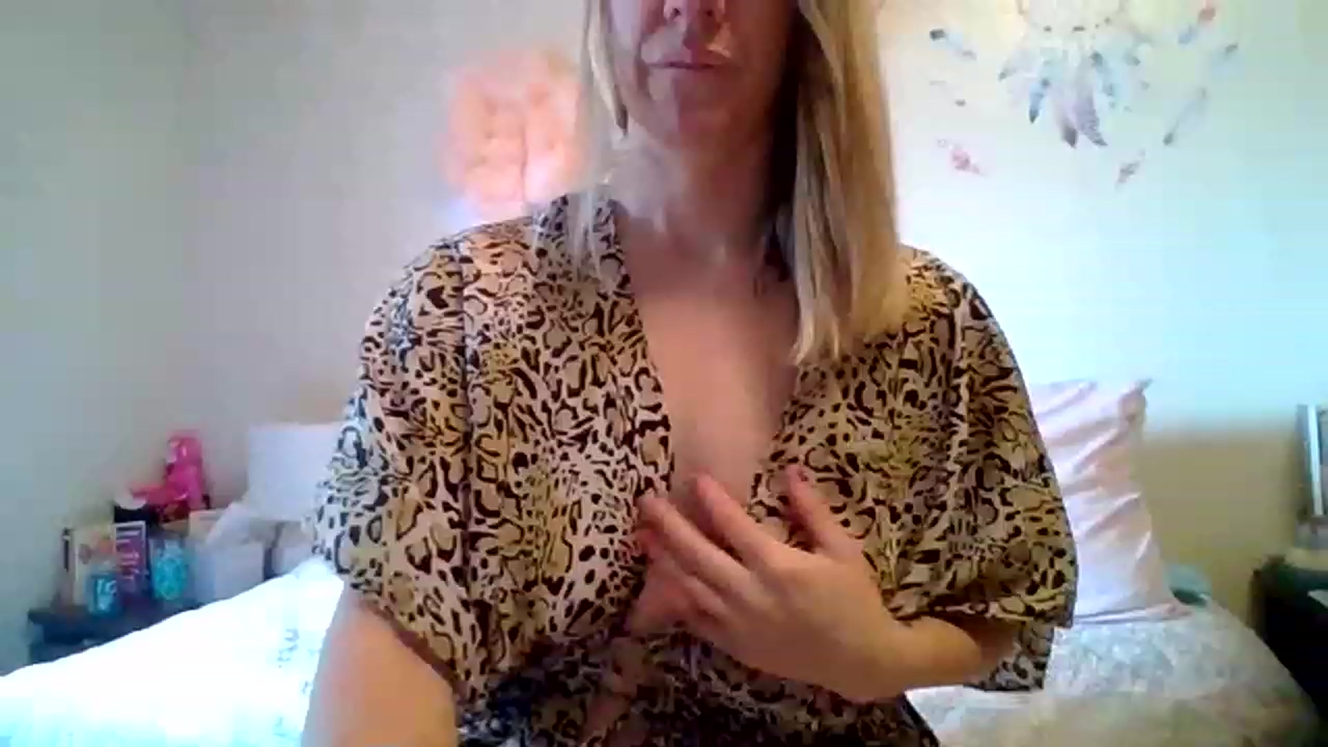 Gallery image thumbnail from wildnnout's myfreecams stream on, 05/10/2023, 13:48 image 18 of 20